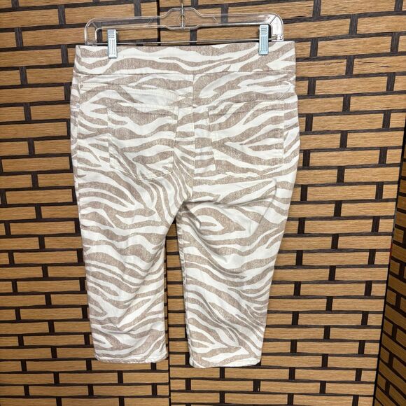 Chico’s Tan And White Zebra Print Pull On Capris Size 0.5 (Size 6) - Picture 2 of 7
